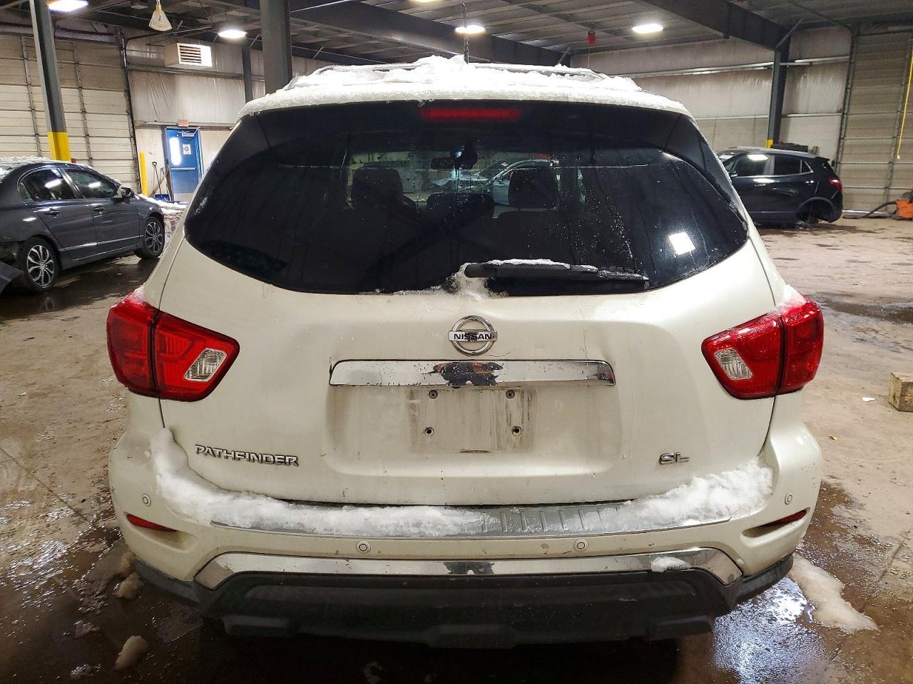 2017 Nissan Pathfinder S - Фото 6