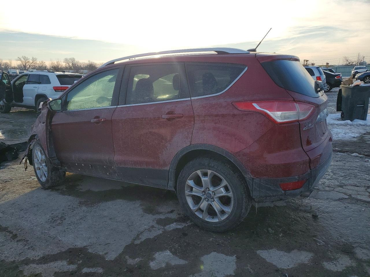 2016 Ford Escape Titanium - Фото 2