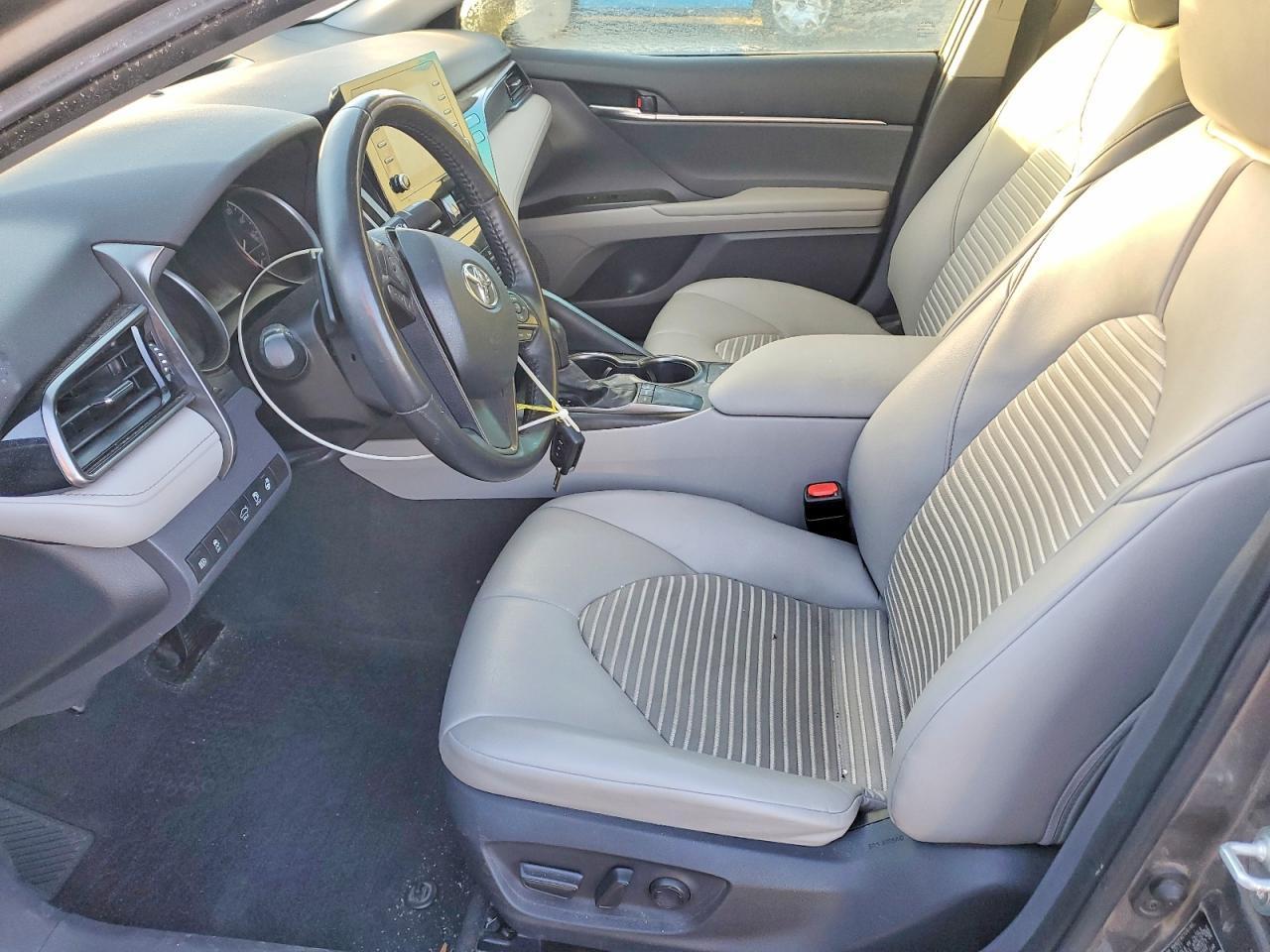 2022 Toyota Camry Se - Image 7