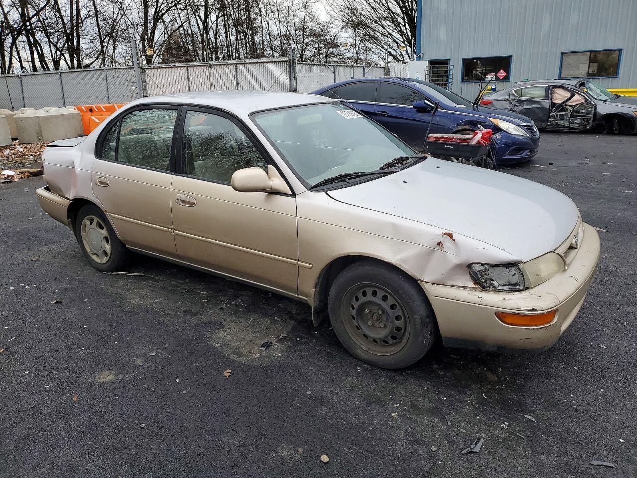 1996 Toyt Corolla Dx - Image 4