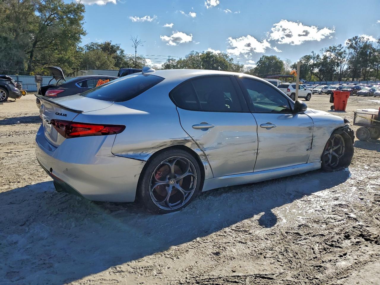 2019 Alfa Romeo Giulia Ti - Фото 3