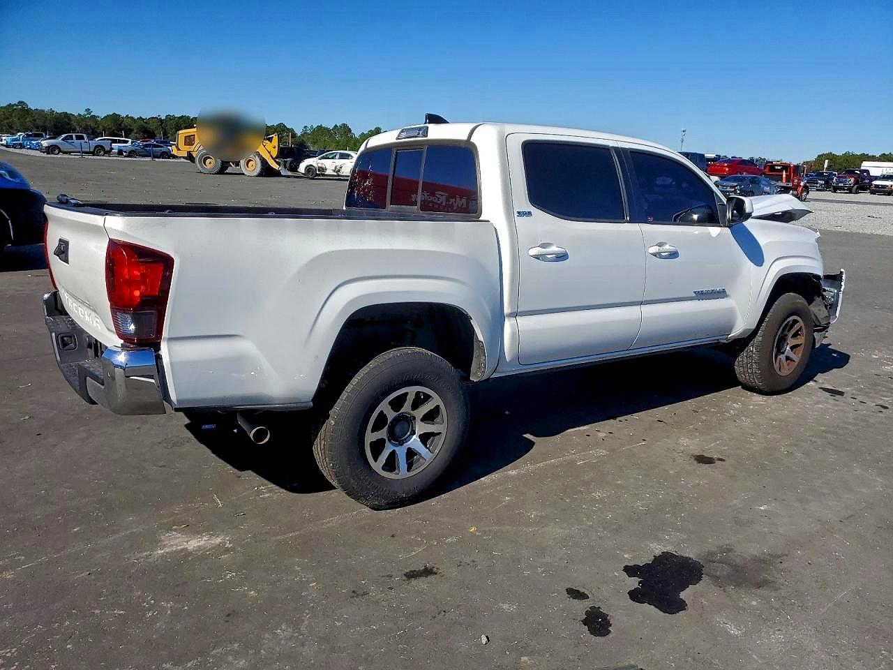 2020 Toyota Tacoma Double Cab - Фото 3