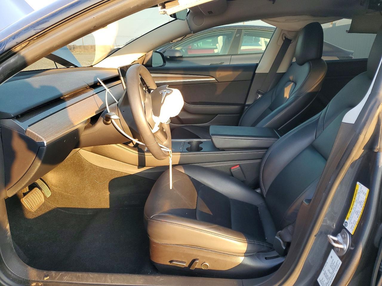 2023 Tesla Model 3 - Image 7