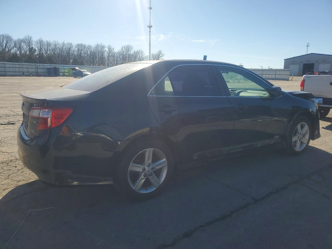 2014 Toyota Camry Hybrid - Фото 3