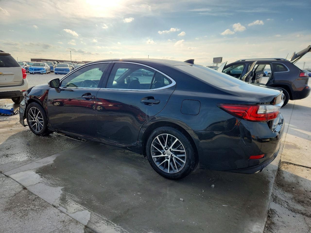 2017 Lexus Es 350 Base - Фото 2