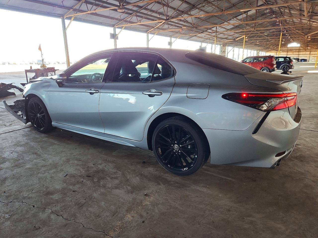 2022 Toyota Camry Hybrid Xse - Фото 2