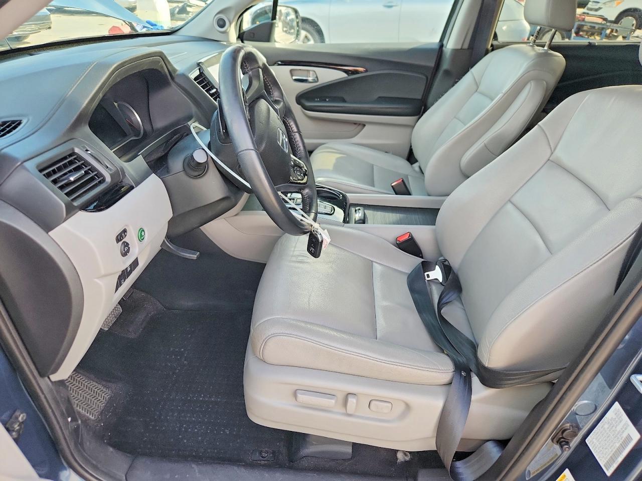 2022 Honda Pilot Touring - Image 7