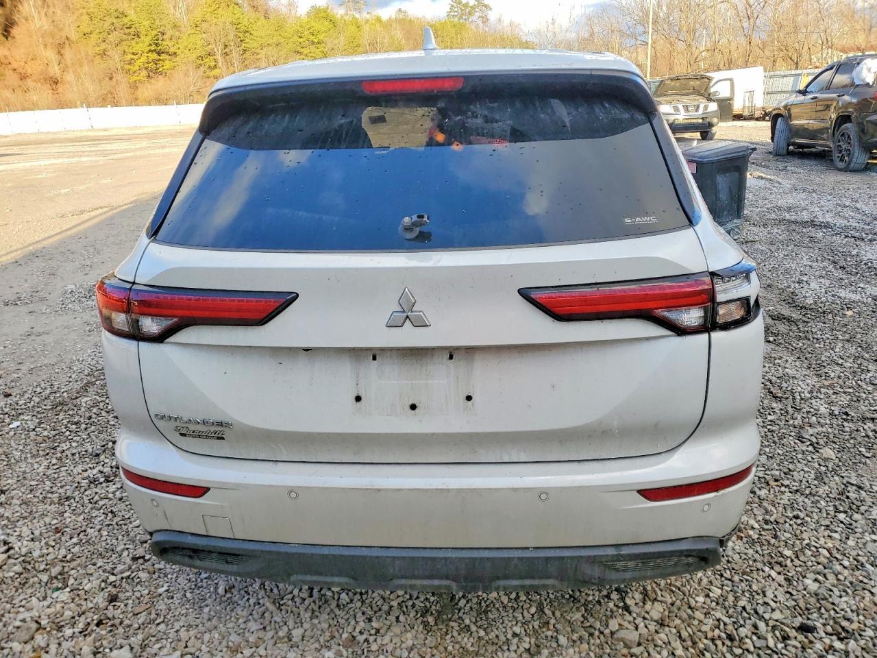2022 Mitsubishi Outlander Es - Image 6