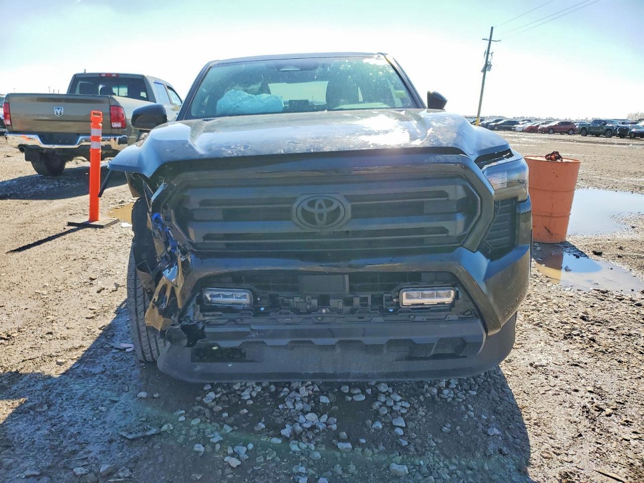 2025 Toyota Tacoma Double Cab - Image 5