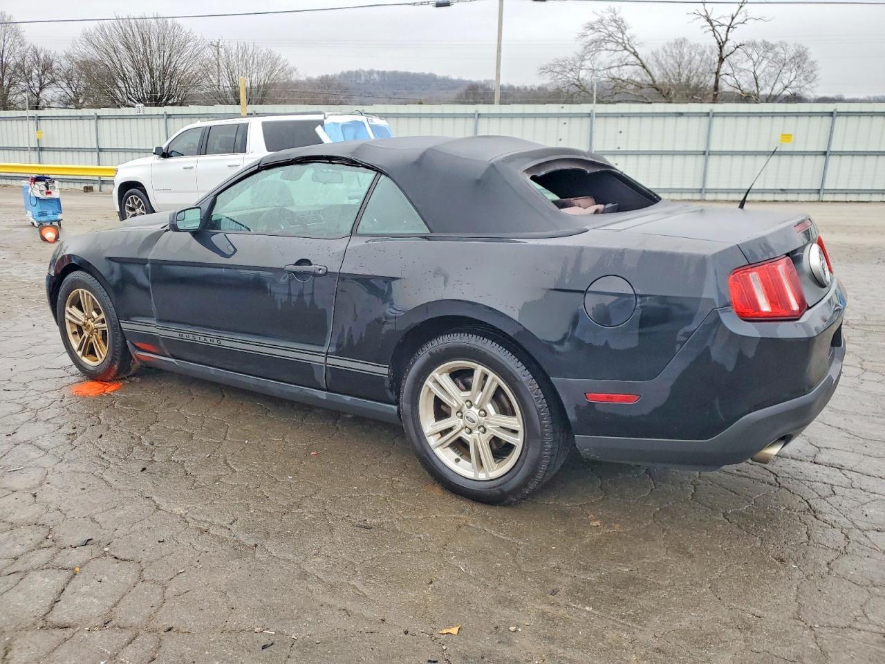 2012 Ford Mustang - Image 2