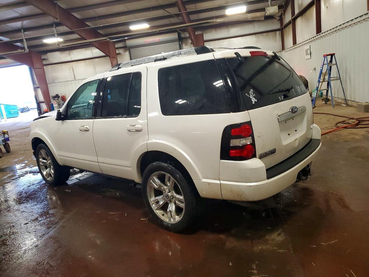 2010 Ford Explorer Limited - Image 2