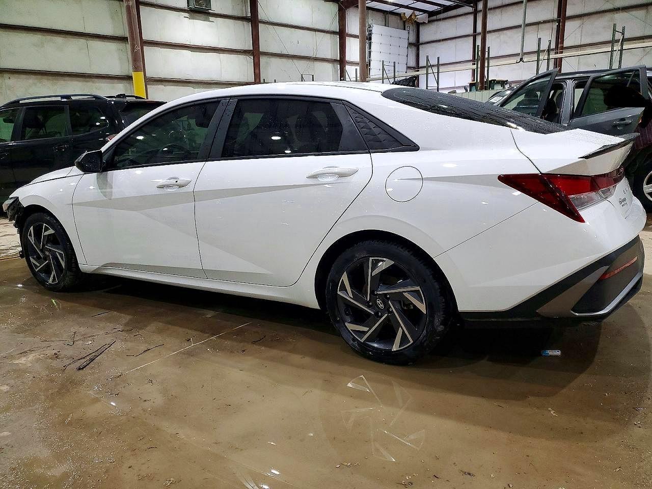 2025 Hyundai Elantra Sel Sport - Фото 2