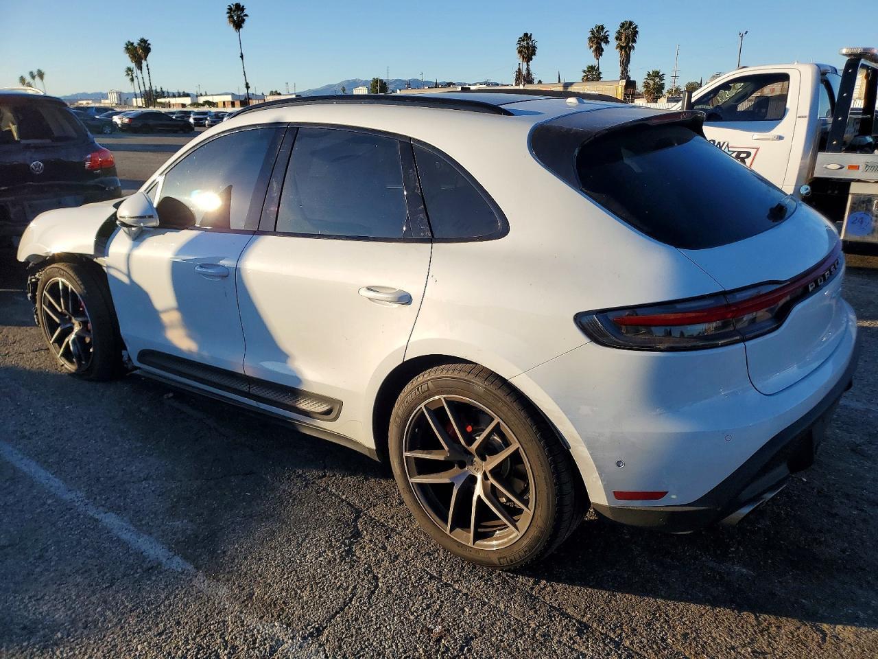 2023 Porsche Macan S - Фото 2
