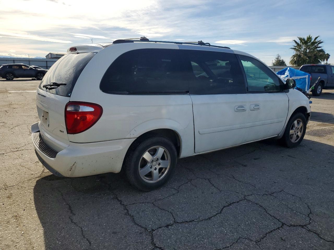2006 Dodge Grand Caravan Sxt - Image 3