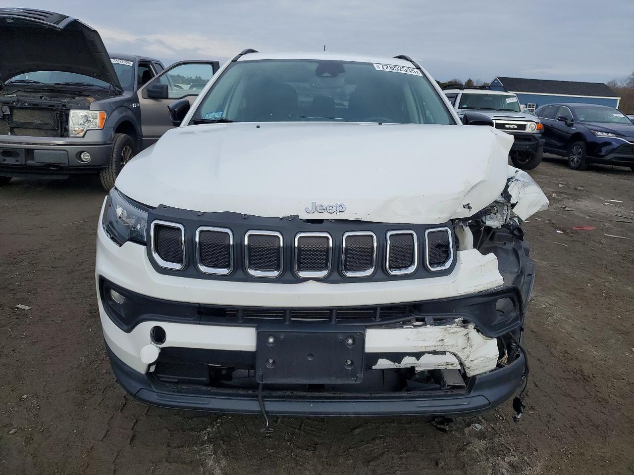 2022 Jeep Compass Latitude Lux - Фото 5