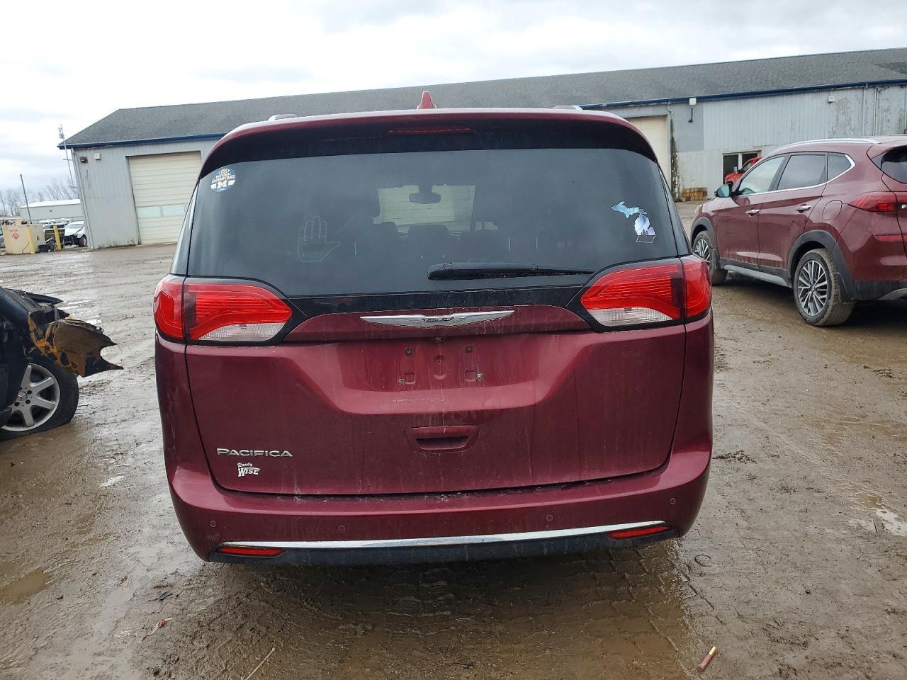 2017 Chrysler Pacifica Touring L Plus - Image 6