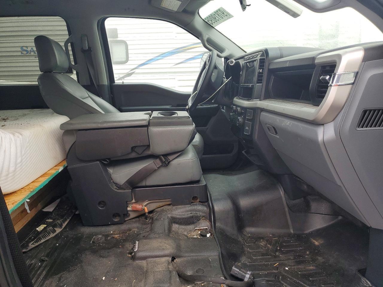2024 Ford F550 Super Duty Truck Cab And Chassis - Фото 5