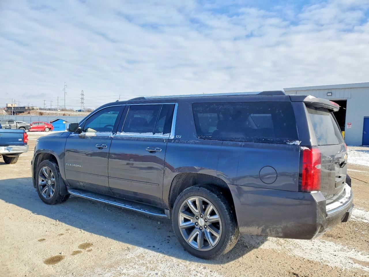 2015 Chevrolet Suburban K1500 Ltz - Фото 2