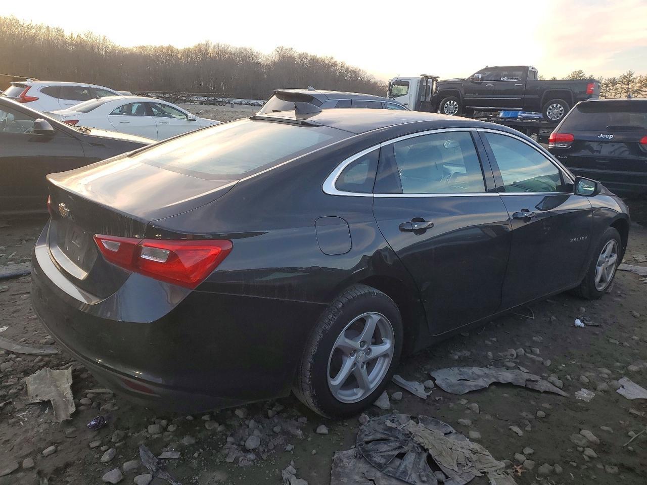 2018 Chevrolet Malibu Ls - Фото 3