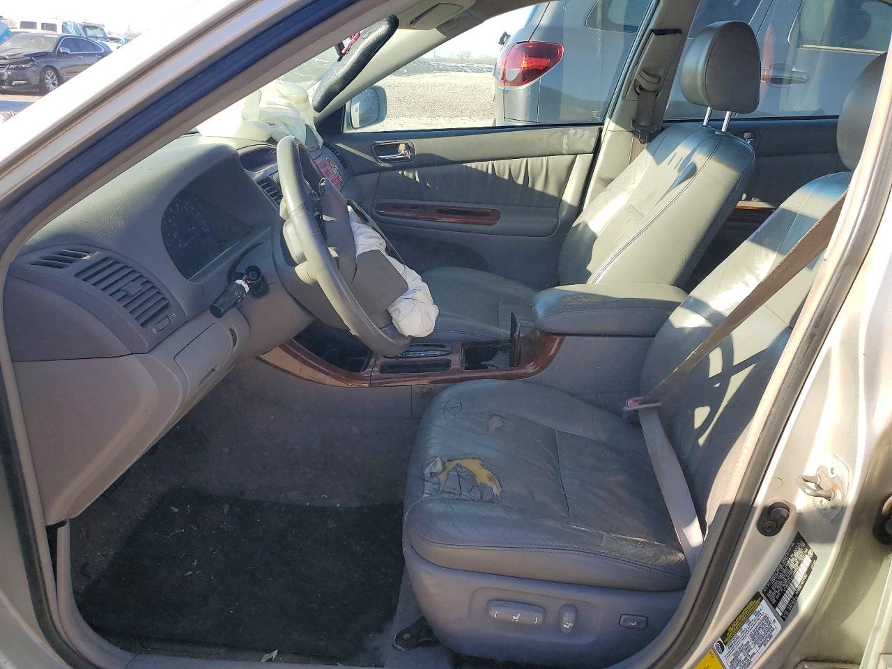 2004 Toyota Camry Le - Image 7