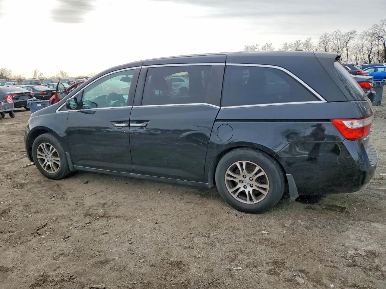 2011 Honda Odyssey Exl - Image 2