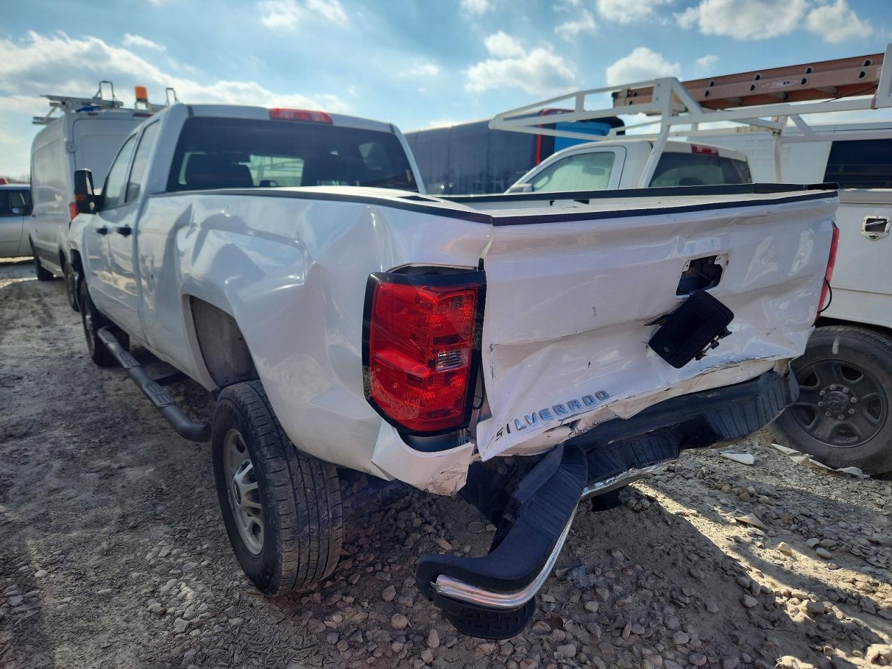 2019 Chevrolet Silverado C2500 Heavy Duty - Фото 2