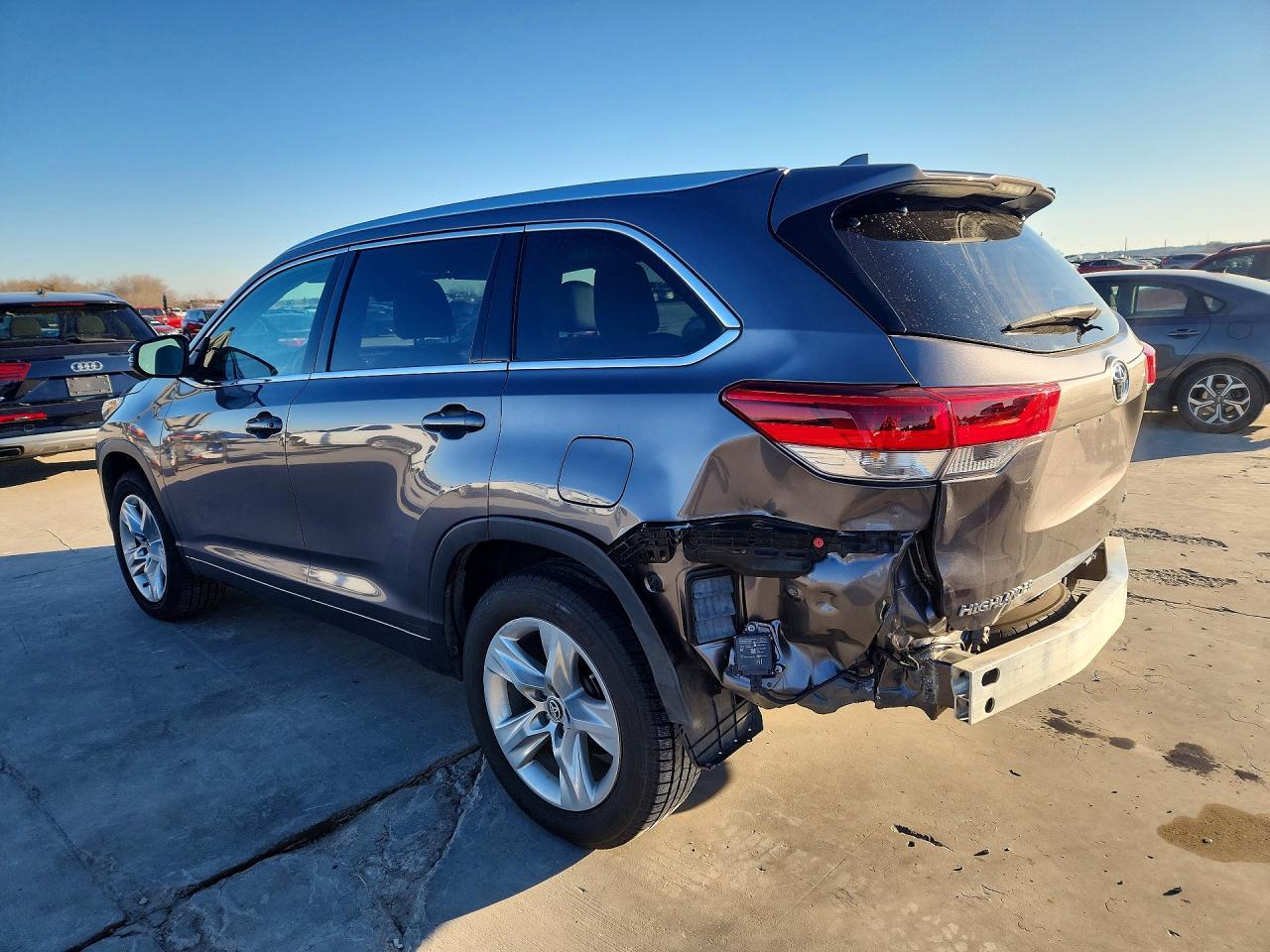 2019 Toyota Highlander Limited - Image 2