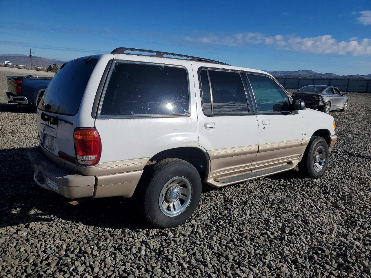 2000 Mercury Mountaineer - Image 3