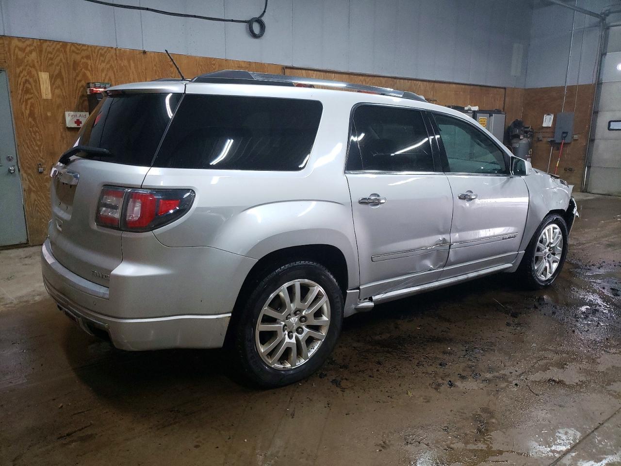 2015 GMC Acadia Denali - Image 3