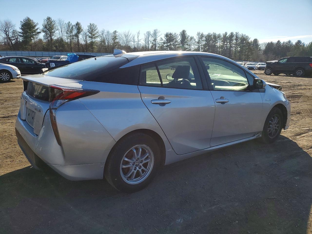 2016 Toyota Prius - Фото 3