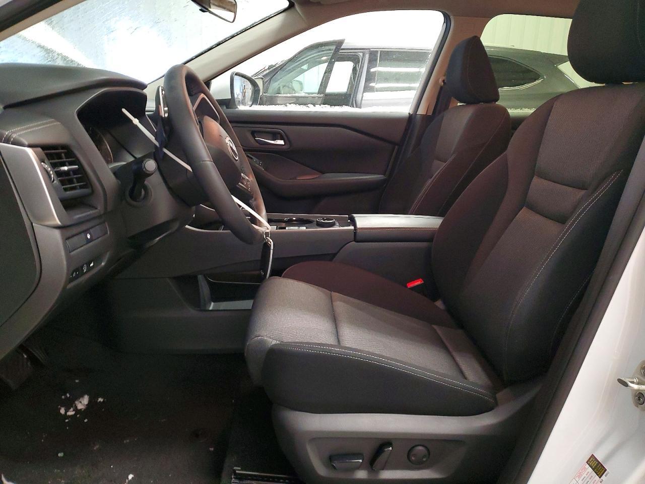 2025 Nissan Rogue Sv - Image 7