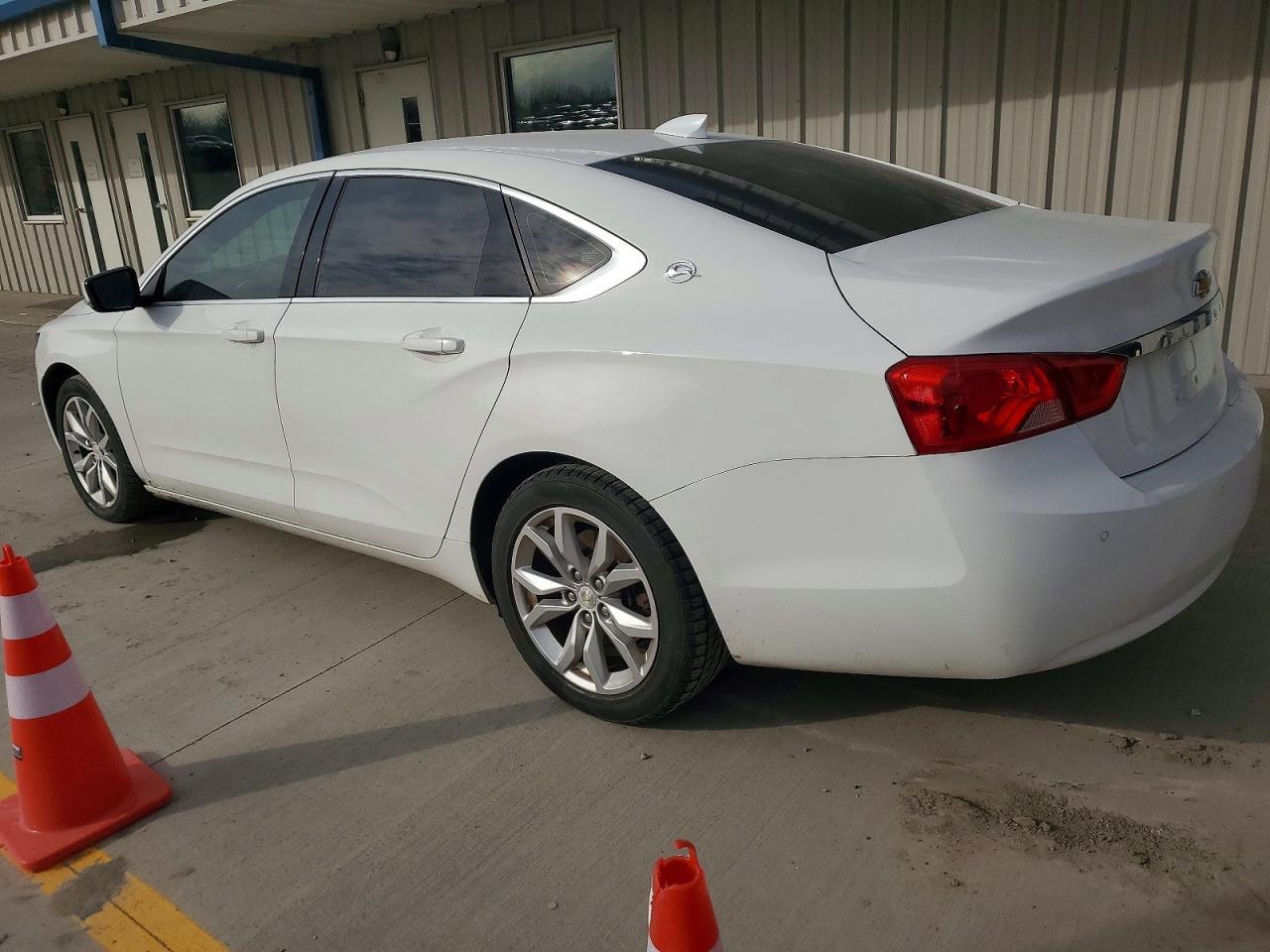 2016 Chevrolet Impala Lt - Image 2