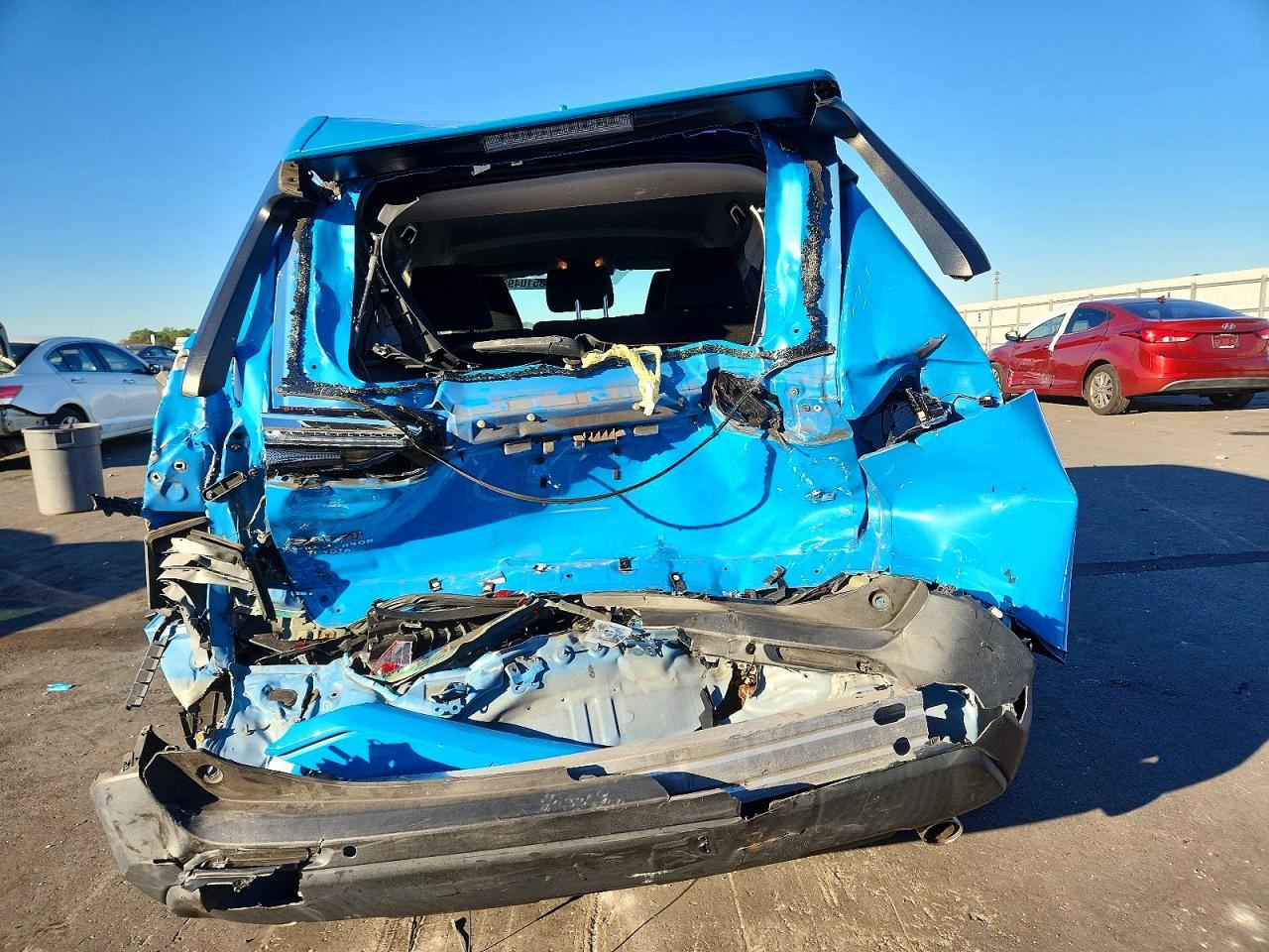 2020 Toyota Rav4 - Фото 6