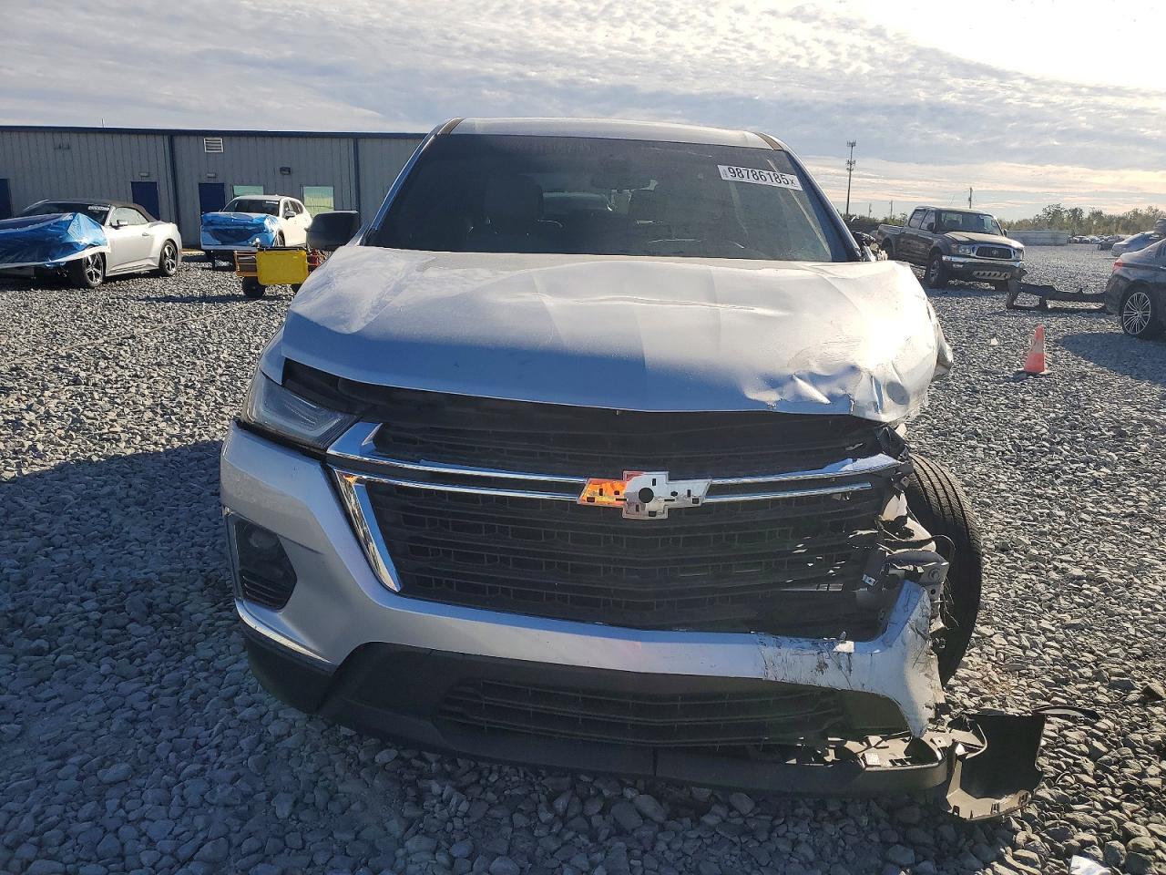2022 Chevrolet Traverse Ls - Image 5
