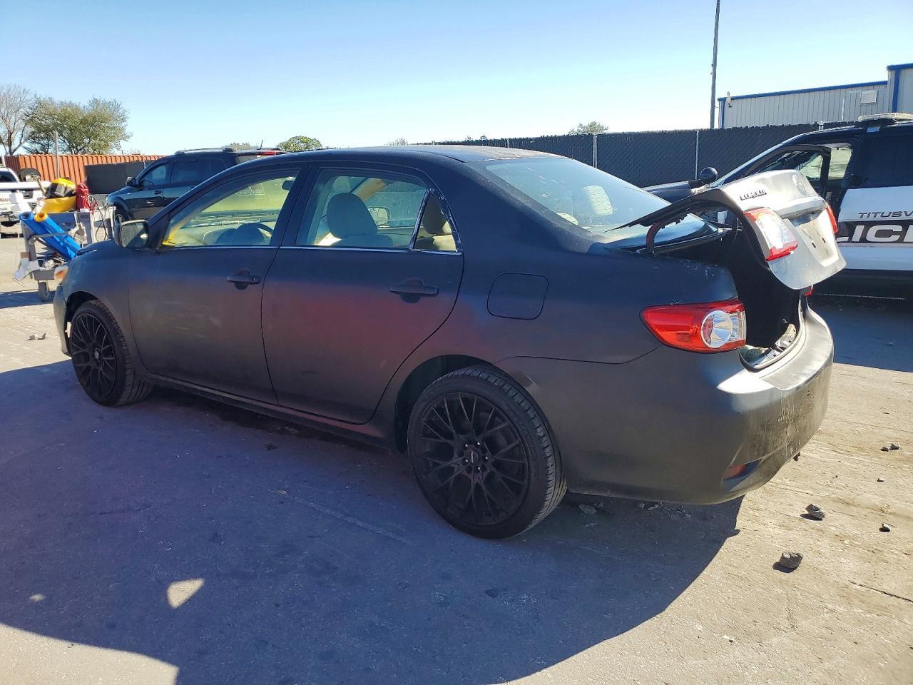 2013 Toyota Corolla Le - Фото 2