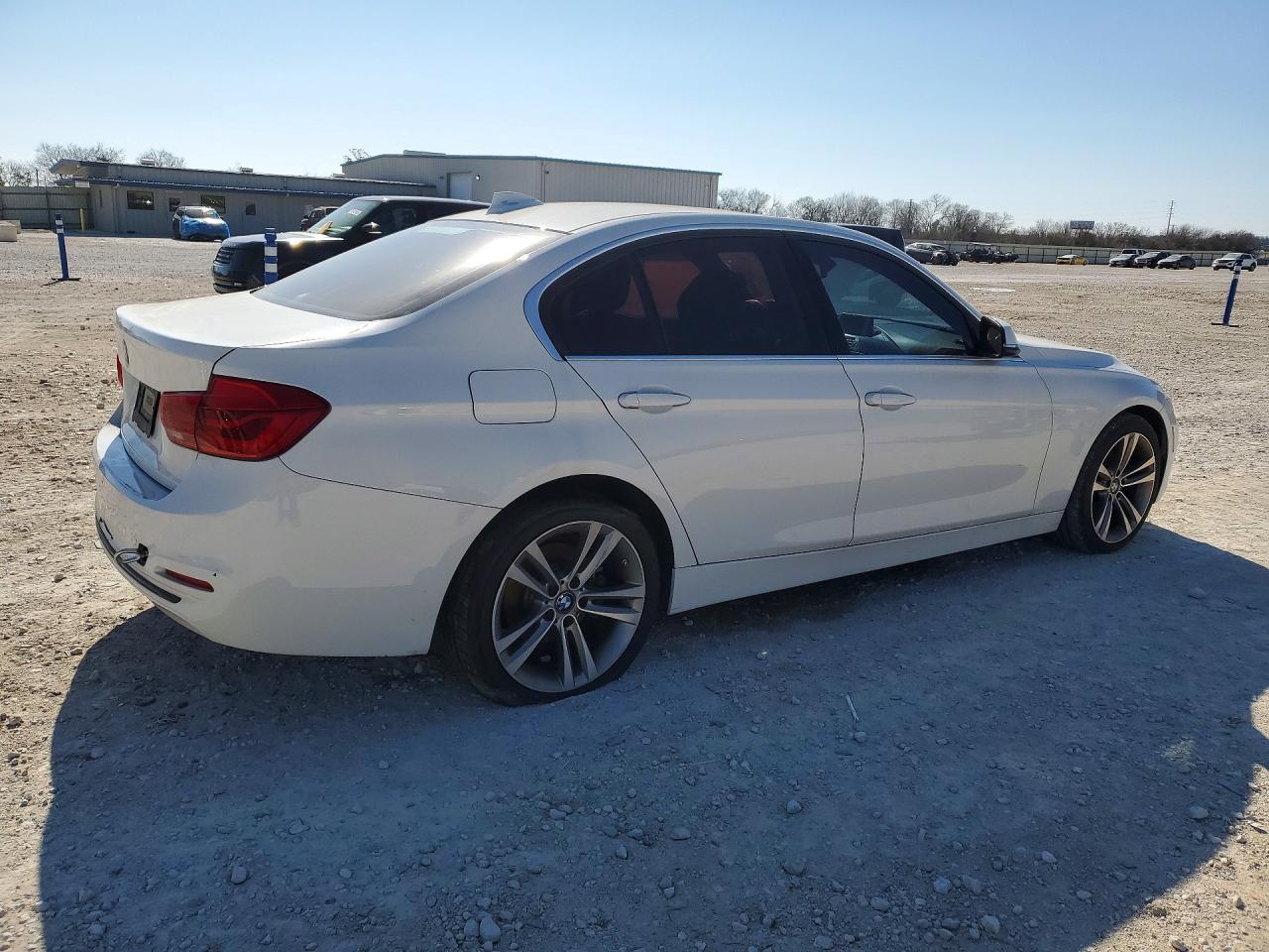 2018 BMW 330E - Фото 3