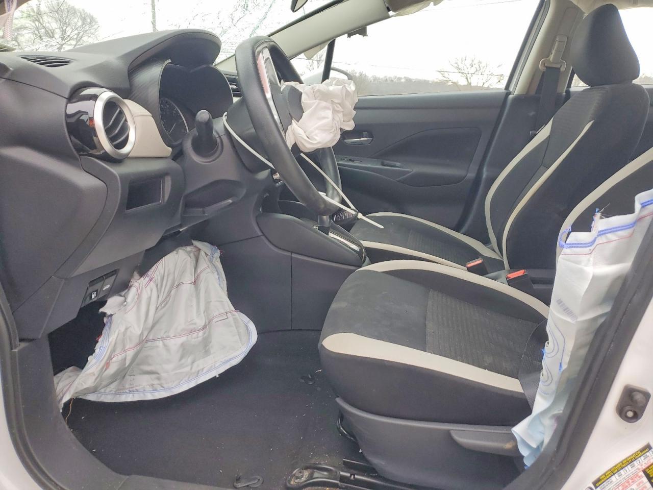 2021 Nissan Versa Sv - Image 7