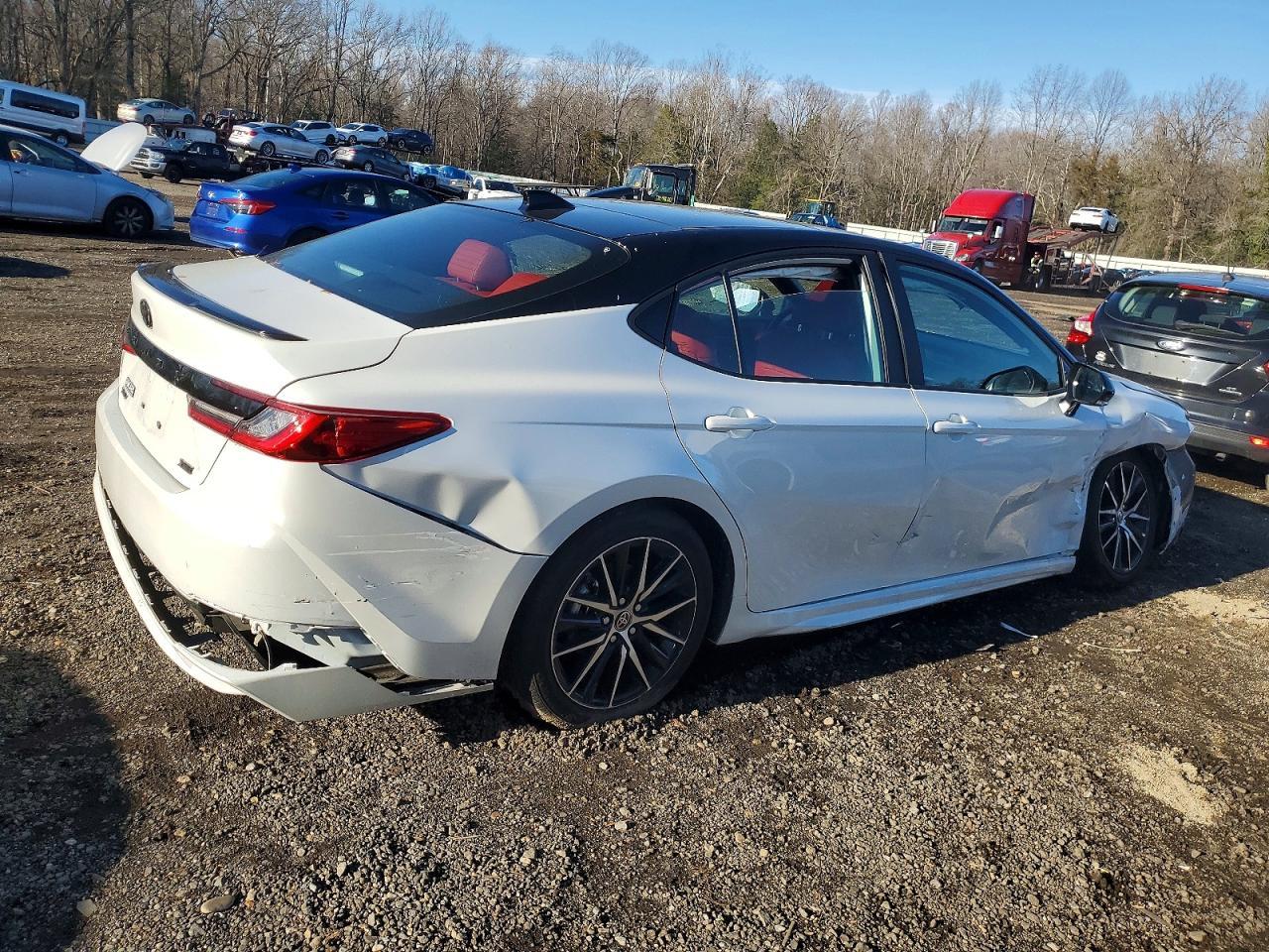 2025 Toyota Camry Xse - Фото 3