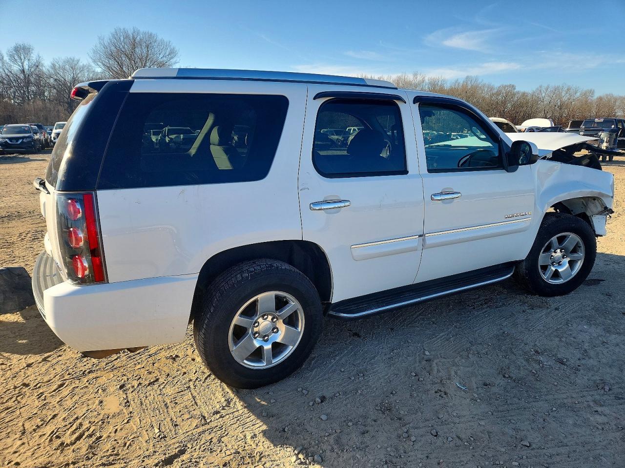2007 GMC Yukon Denali - Фото 3
