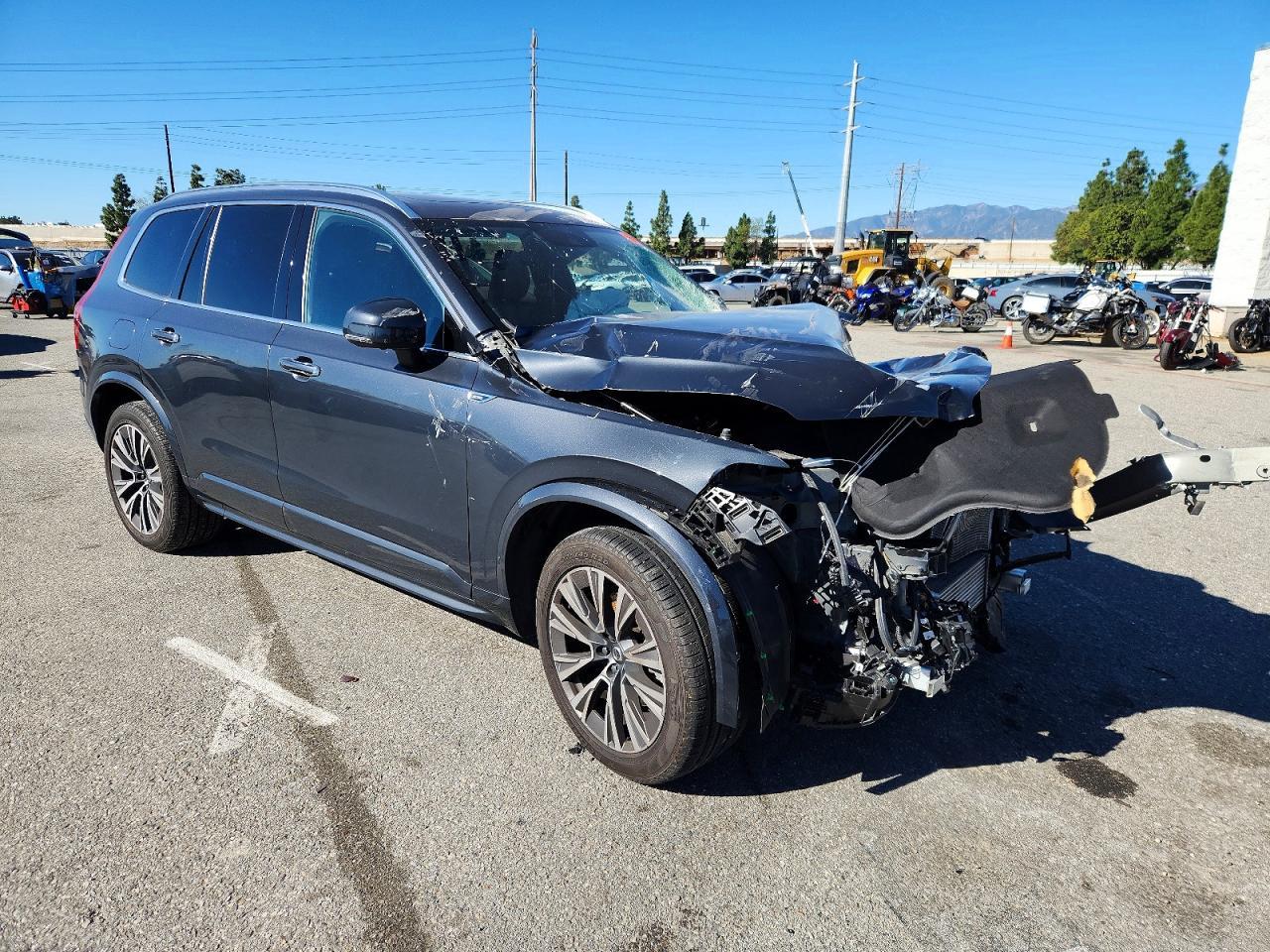 2022 Volvo Xc90 T6 Momentum - Фото 4