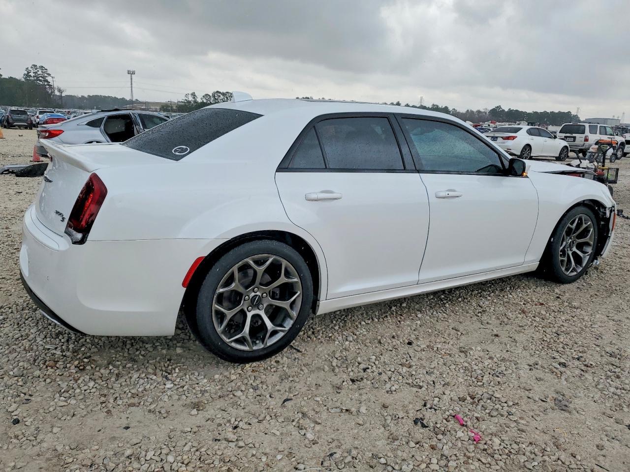 2016 Chrysler 300 S - Image 3