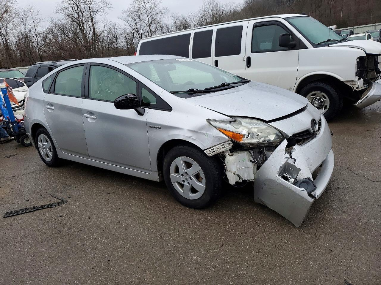 2011 Toyota Prius Three - Фото 4
