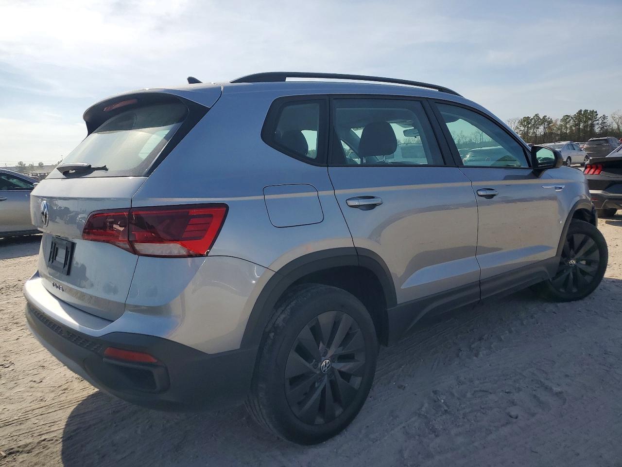 2024 Volkswagen Taos S - Фото 3