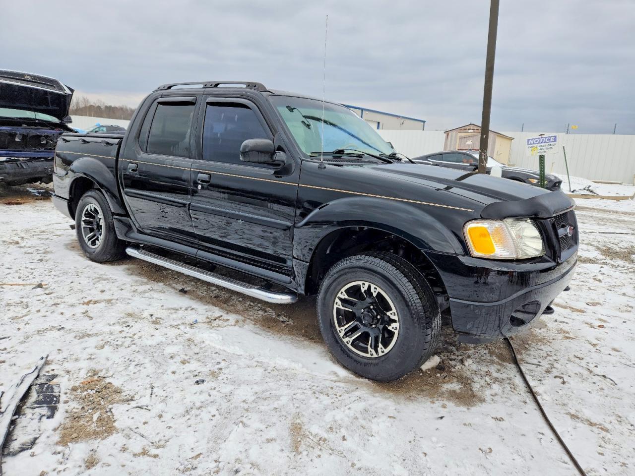 2004 Ford Explorer Sport Trac - Image 4