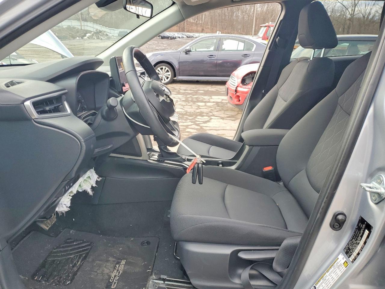 2024 Toyota Corolla Cross Le - Фото 7