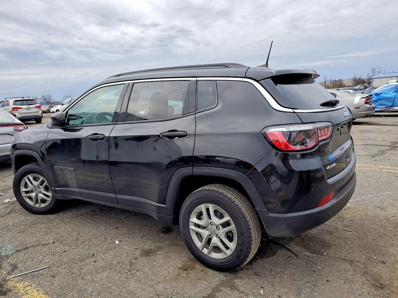 2021 Jeep Compass Sport - Фото 2