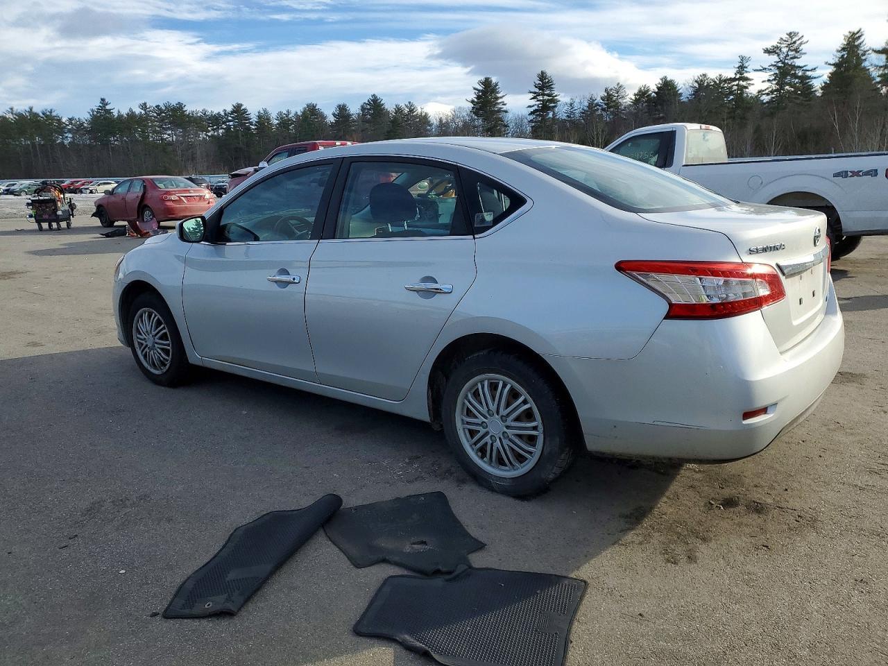 2014 Nissan Sentra S - Фото 2