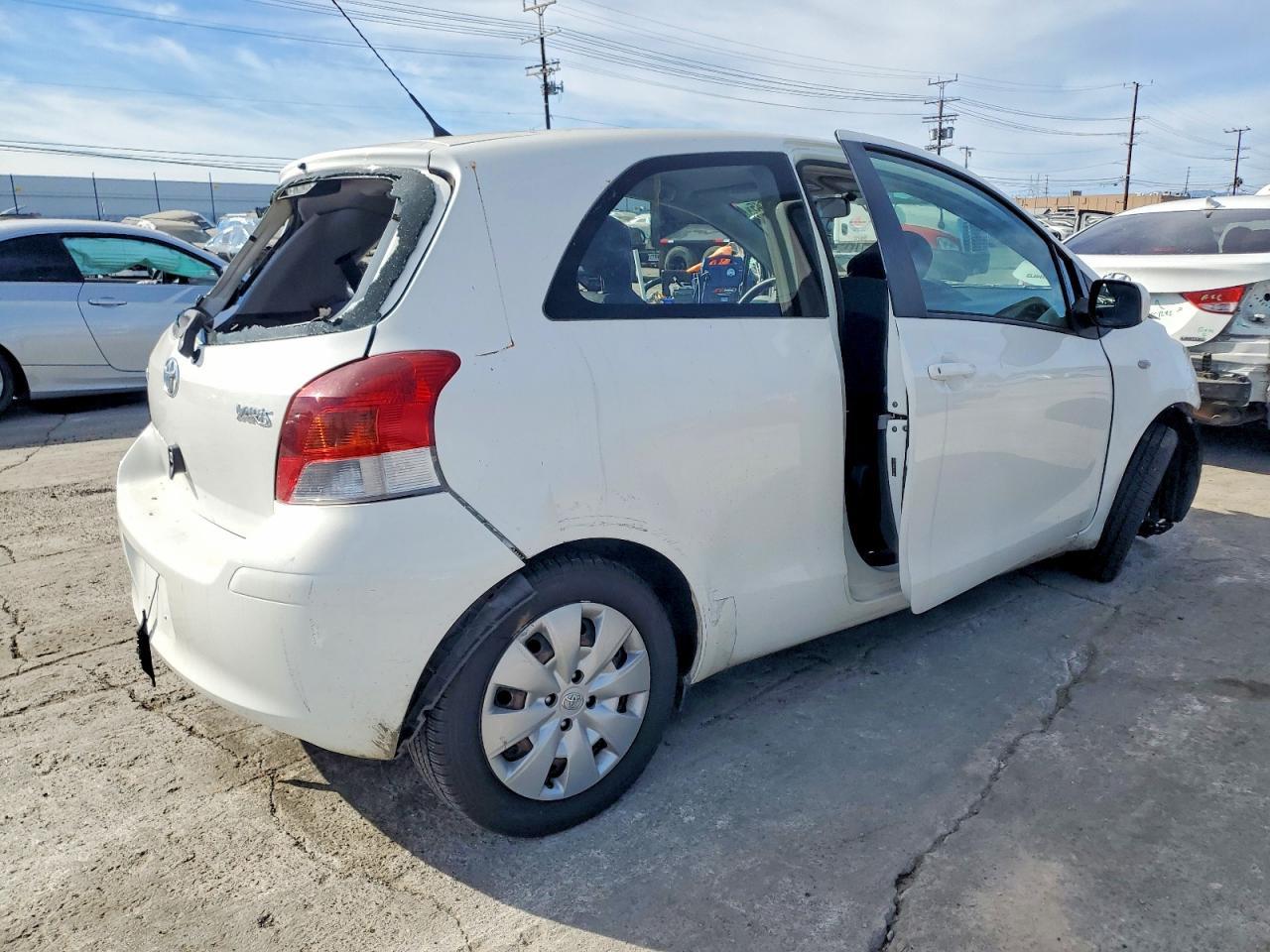 2010 Toyota Yaris - Фото 3