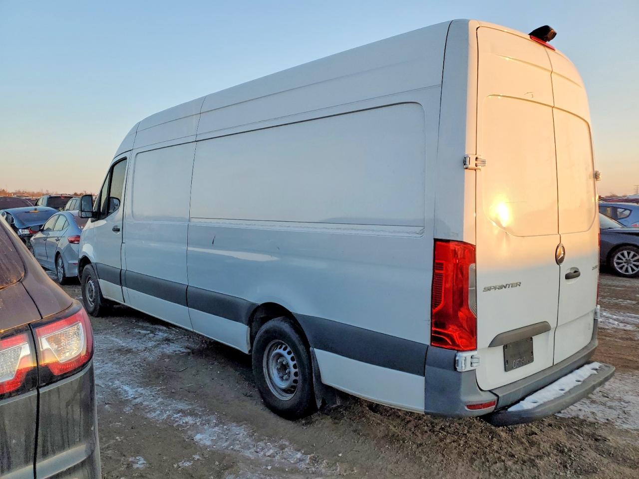 2021 Mercedes-Benz Sprinter 2500 - Фото 2
