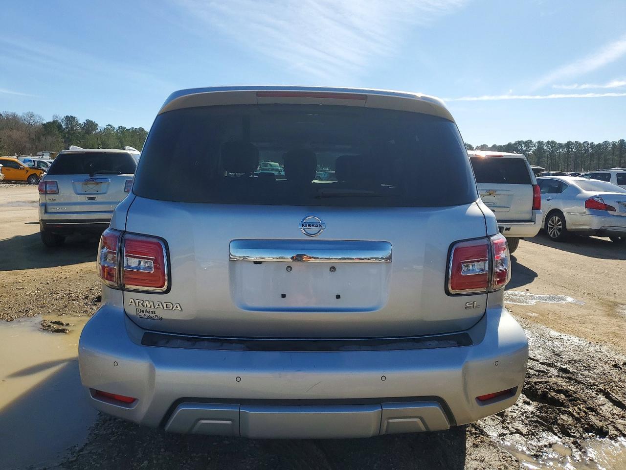 2017 Nissan Armada Sv - Image 6
